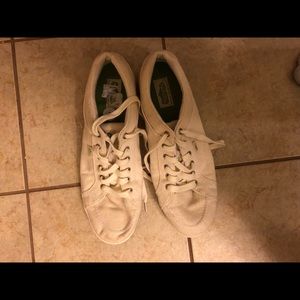 New white Simple shoes. Soles-bottoms are tight